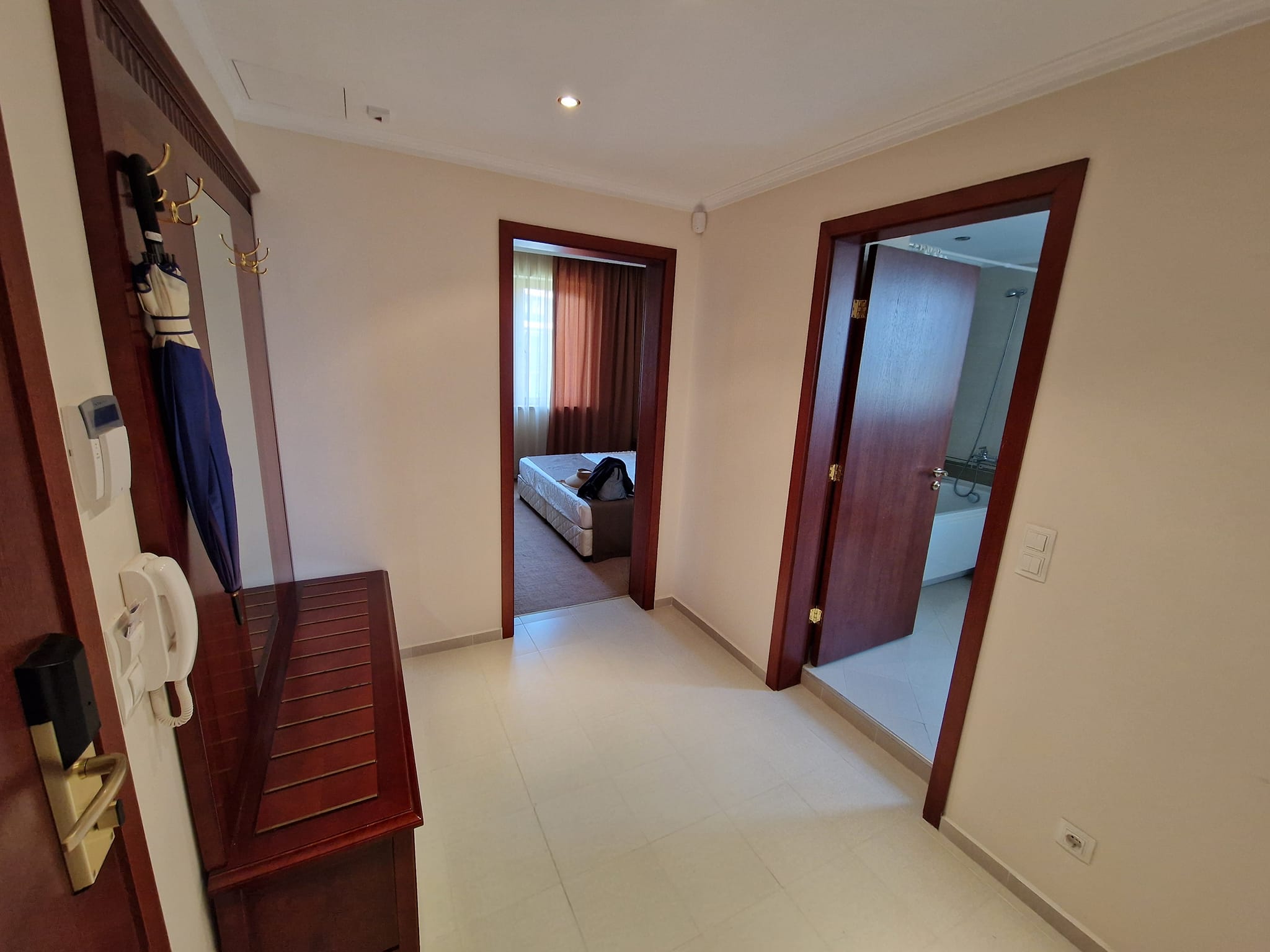 Large two-room apartment 100 m from the ski lift in Bansko - Perfect for investment and vacation!