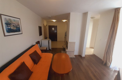 Bansko: Warm one-bedroom apartment in a gated complex with pool