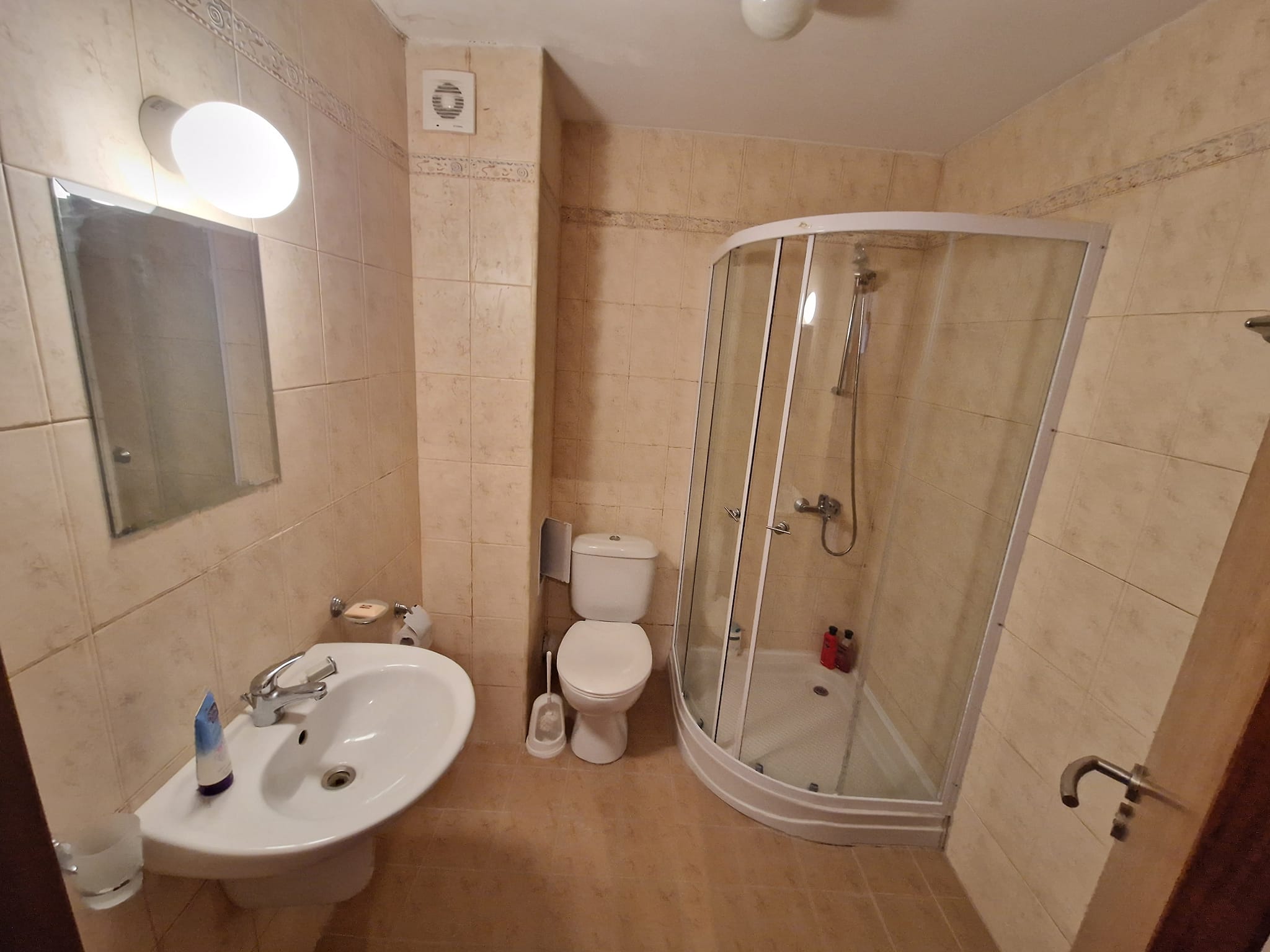 Eastern studio with fireplace and low maintenance fee for sale in Bansko