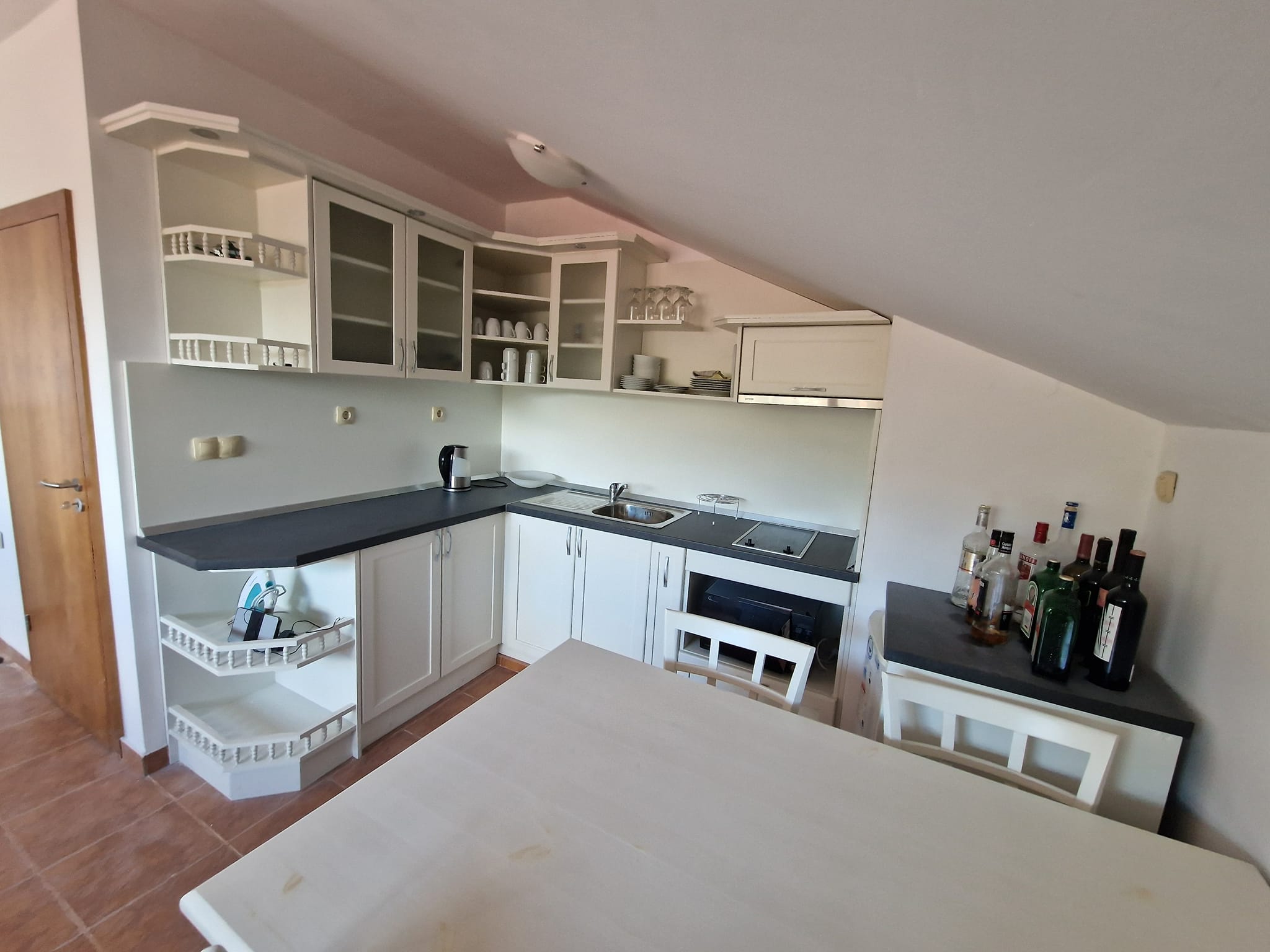 Eastern studio with fireplace and low maintenance fee for sale in Bansko