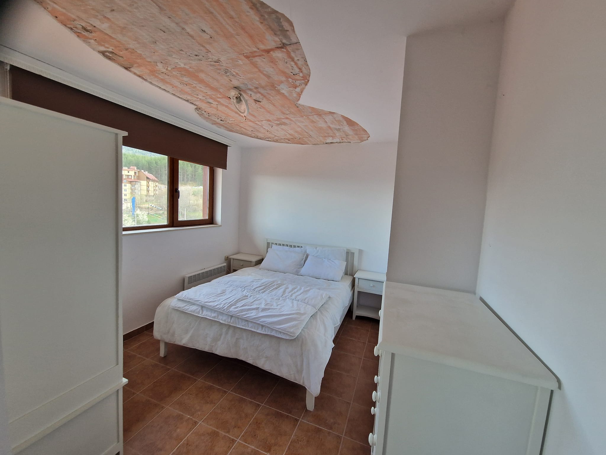Eastern studio with fireplace and low maintenance fee for sale in Bansko
