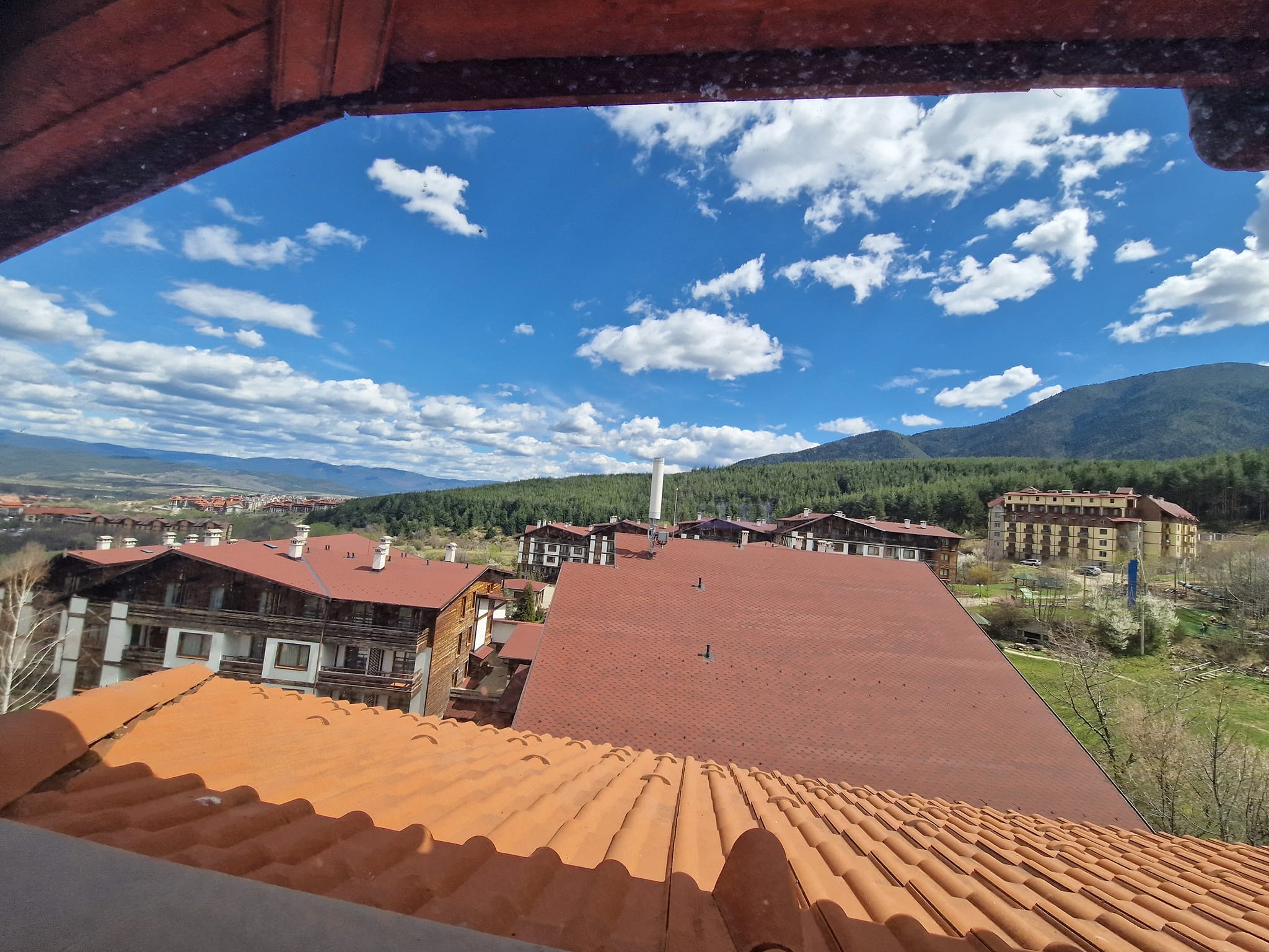 Eastern studio with fireplace and low maintenance fee for sale in Bansko