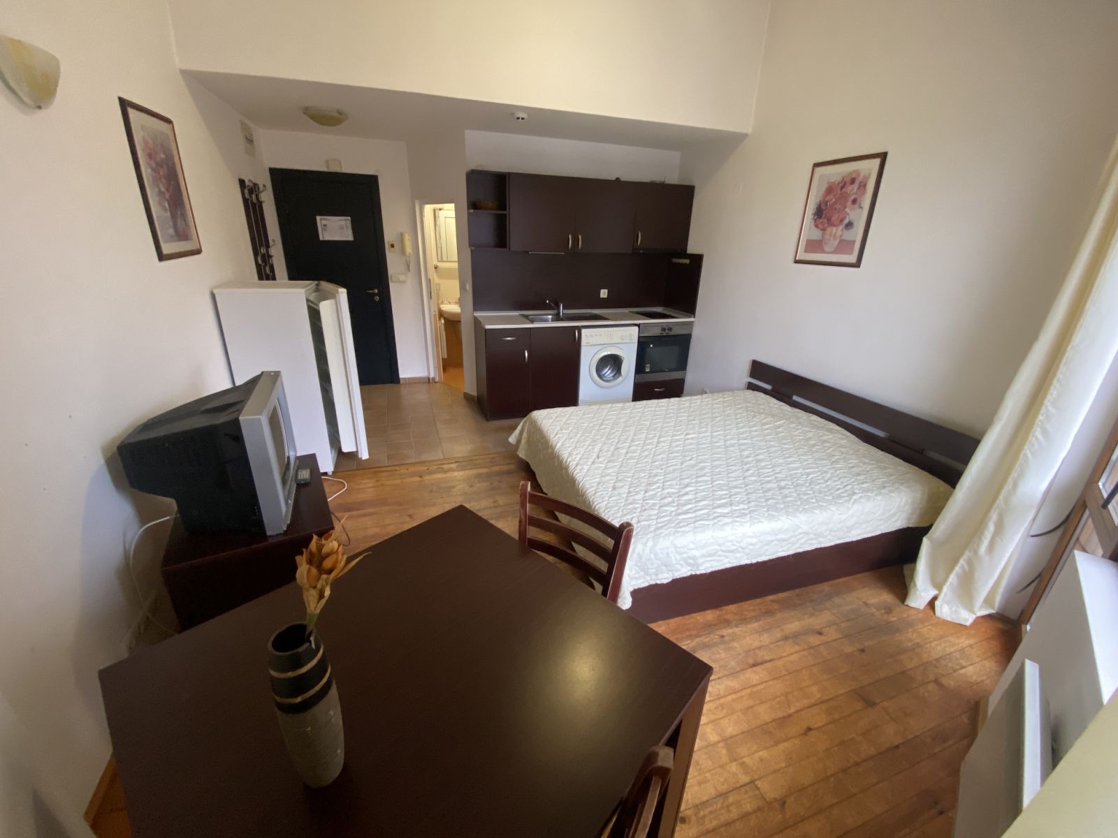 Affordable furnished studio with terrace for sale in Bansko