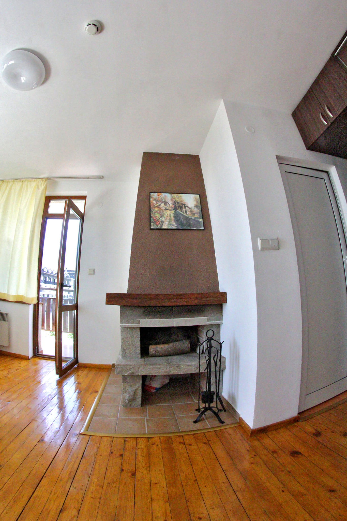 Spacious furnished studio with fireplace for sale in Bansko