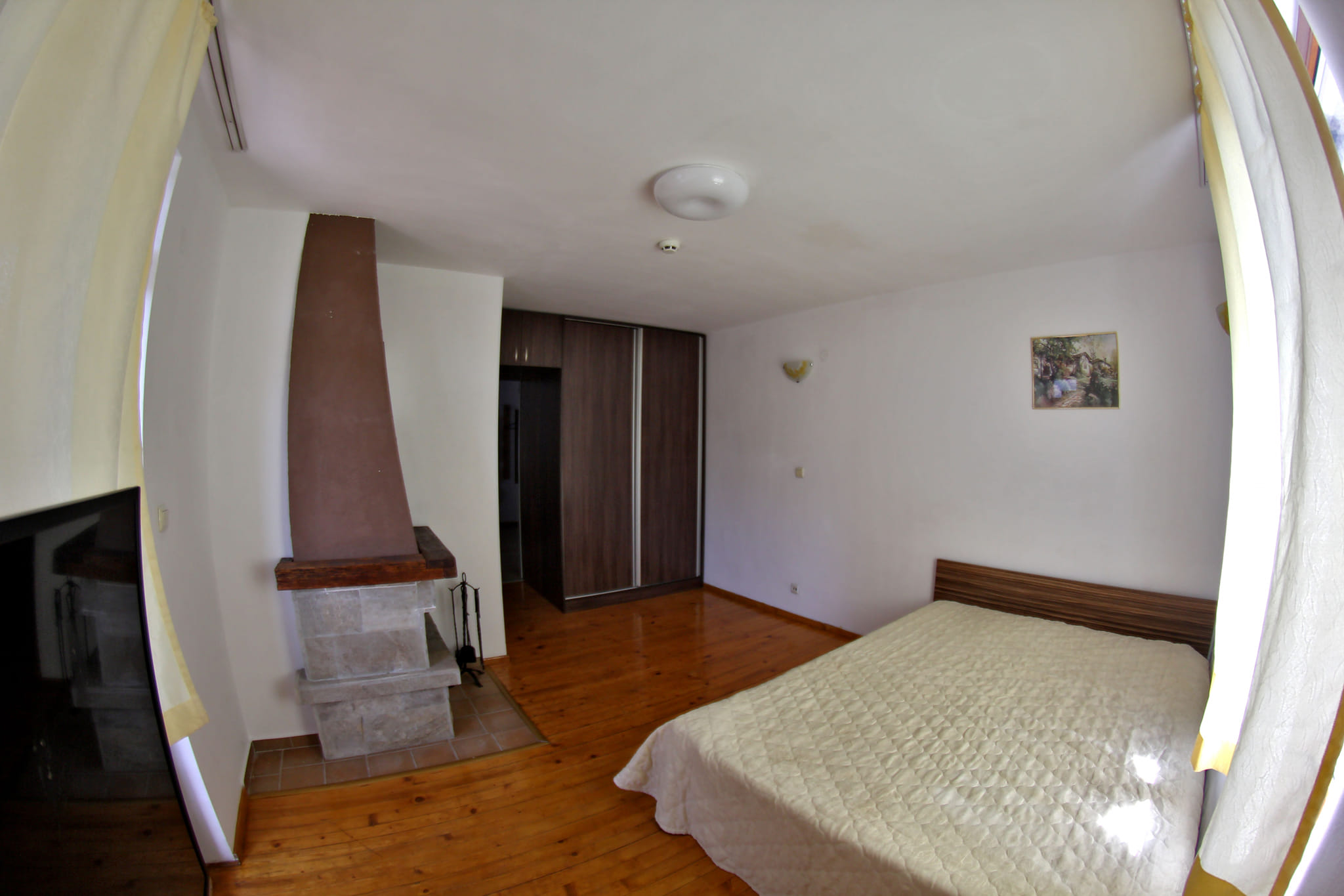 Spacious furnished studio with fireplace for sale in Bansko