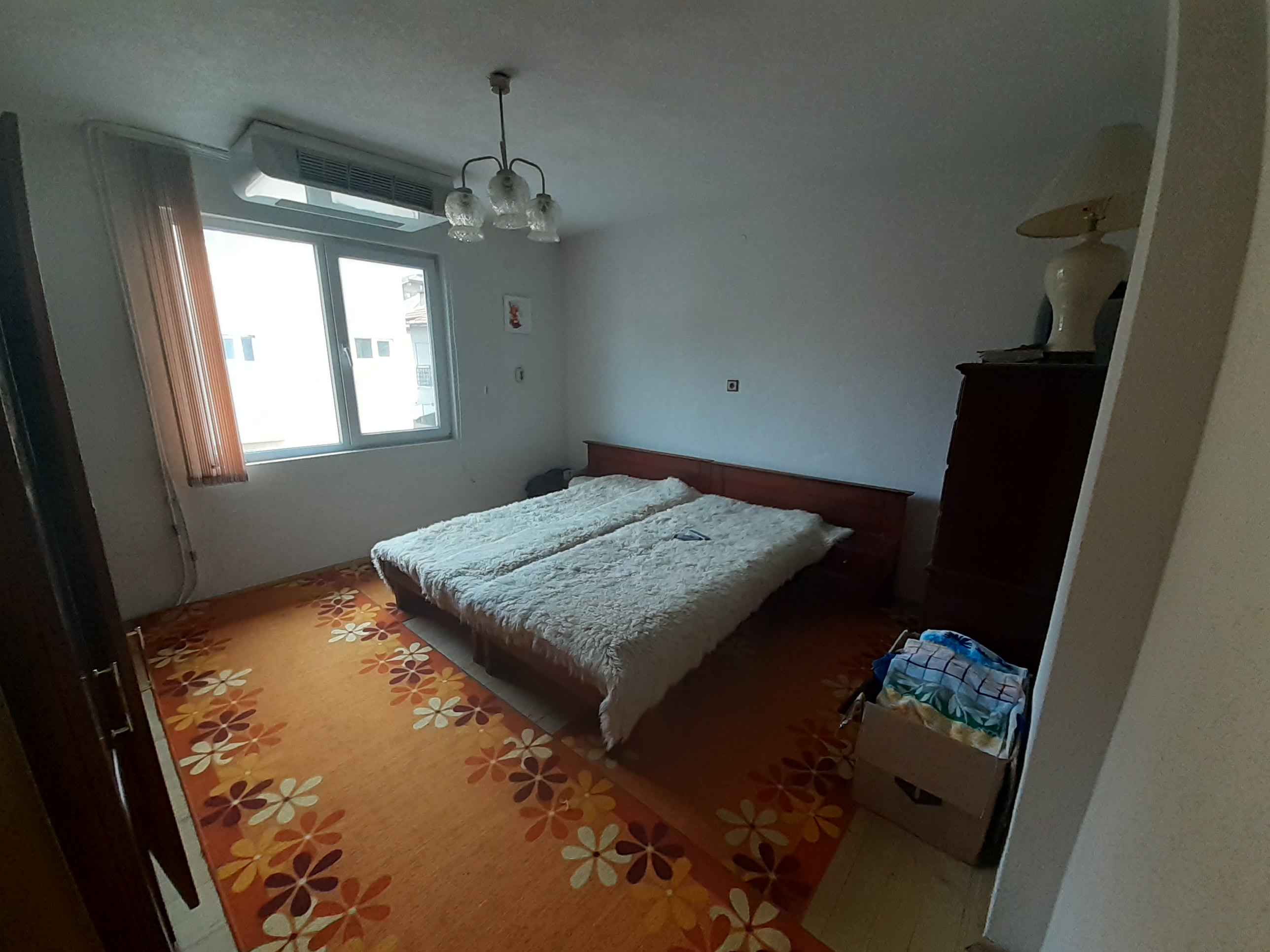 For sale in Bansko: Gasified massive three-story house with commercial premises
