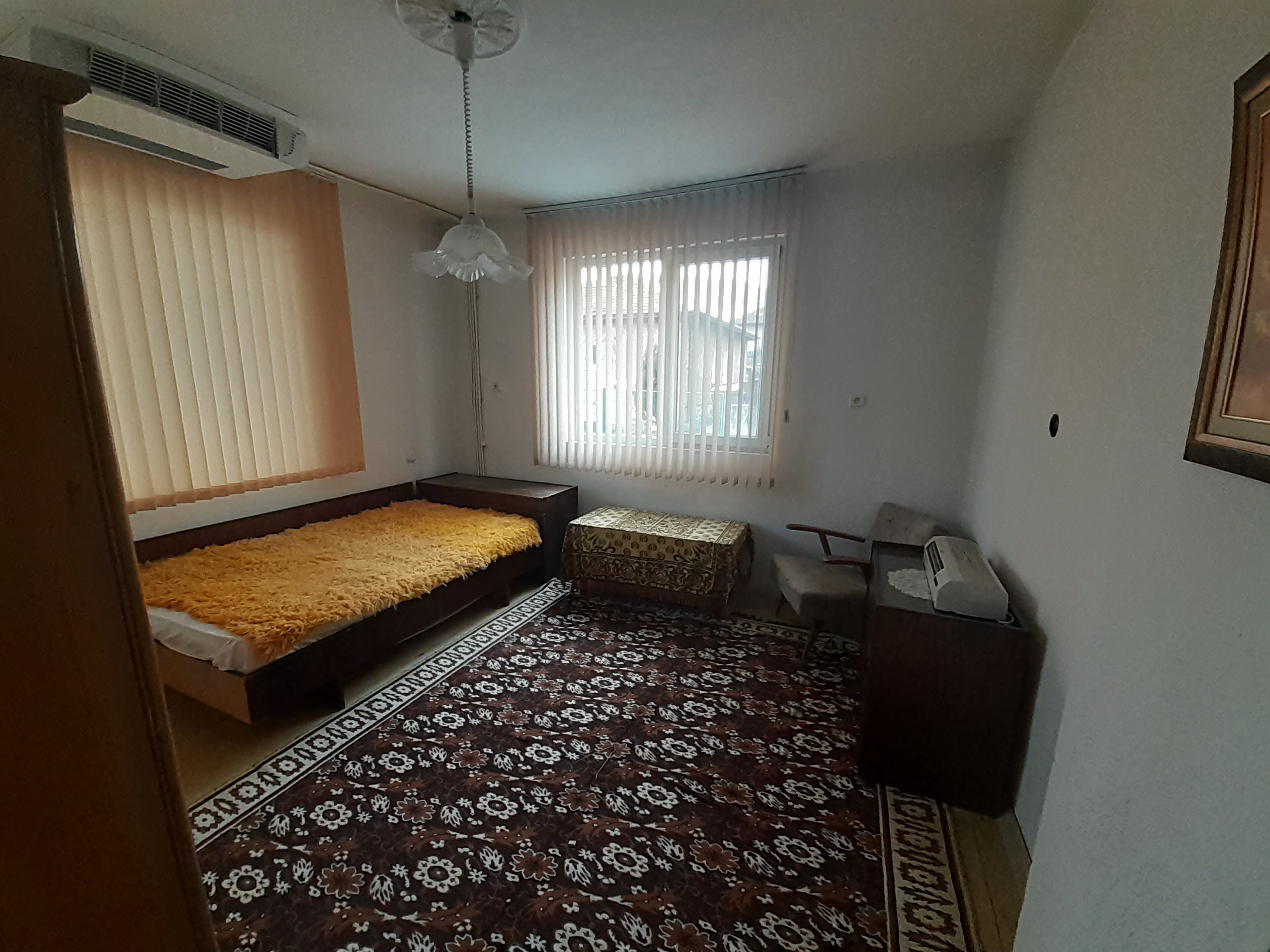 For sale in Bansko: Gasified massive three-story house with commercial premises