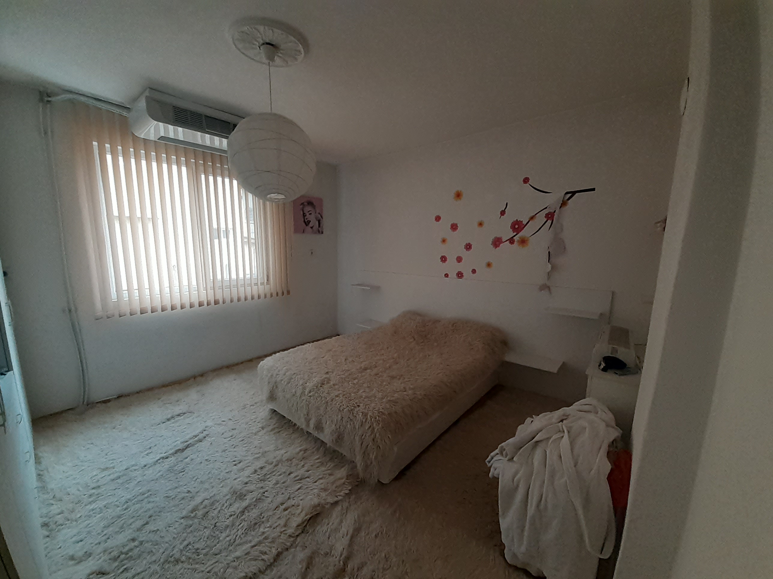 For sale in Bansko: Gasified massive three-story house with commercial premises