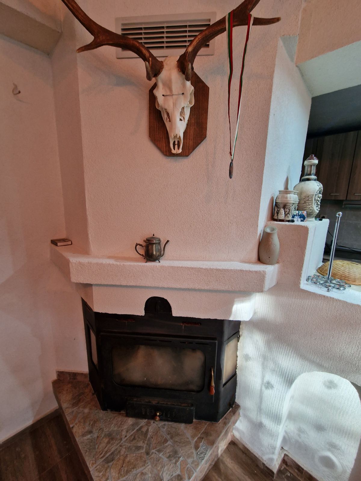 Fully furnished villa for sale in the area of Katarino near the town of Razlog