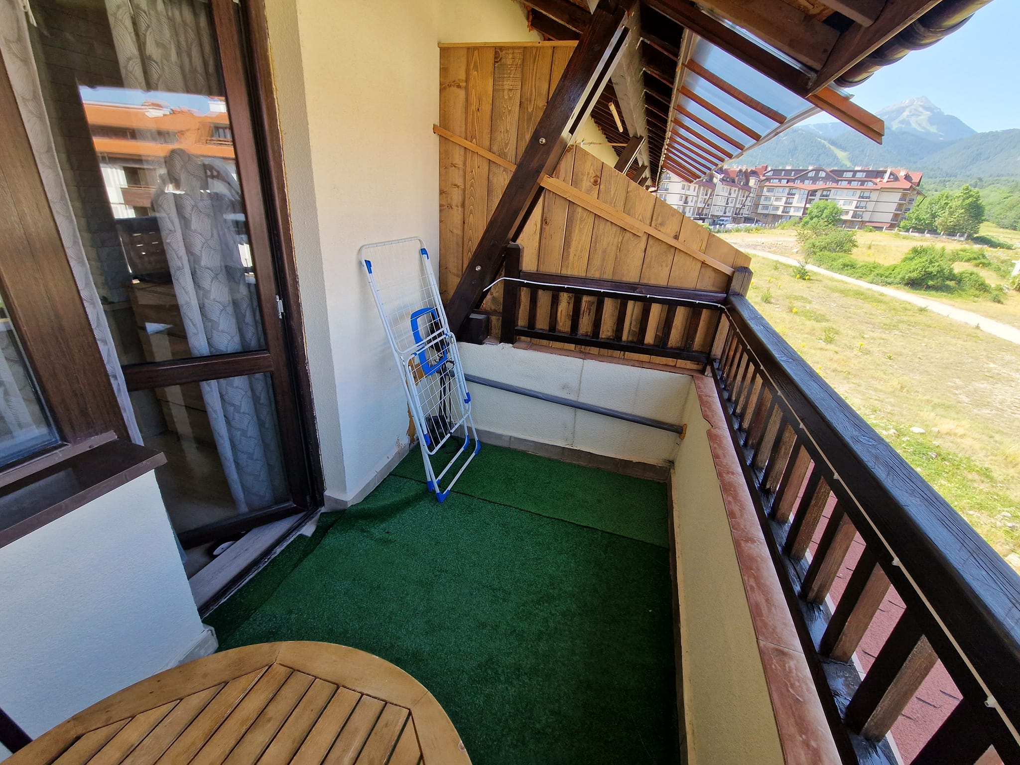 Energy-efficient apartment for sale with a view of the Pirin Mountains