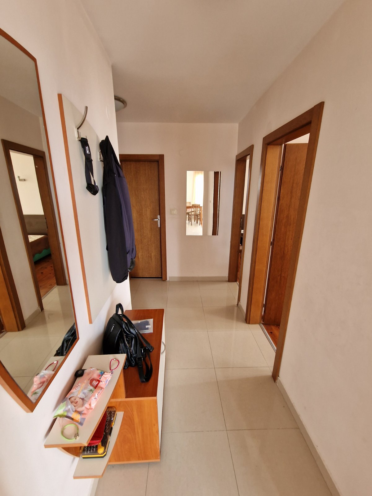 Spacious apartment with two bedrooms and a parking space in a well-maintained complex in Bansko