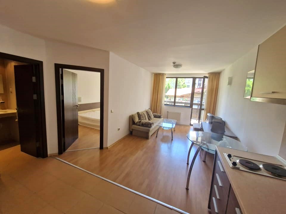 Bansko: Furnished one bedroom apartment with a south-facing terrace near the ski lift