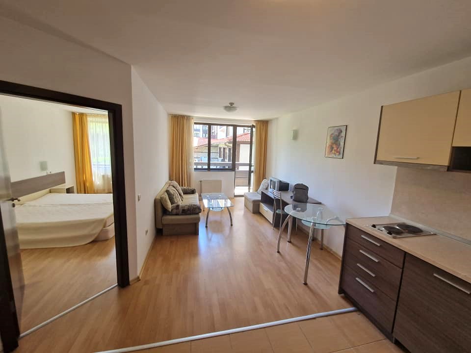 Bansko: Furnished one bedroom apartment with a south-facing terrace near the ski lift
