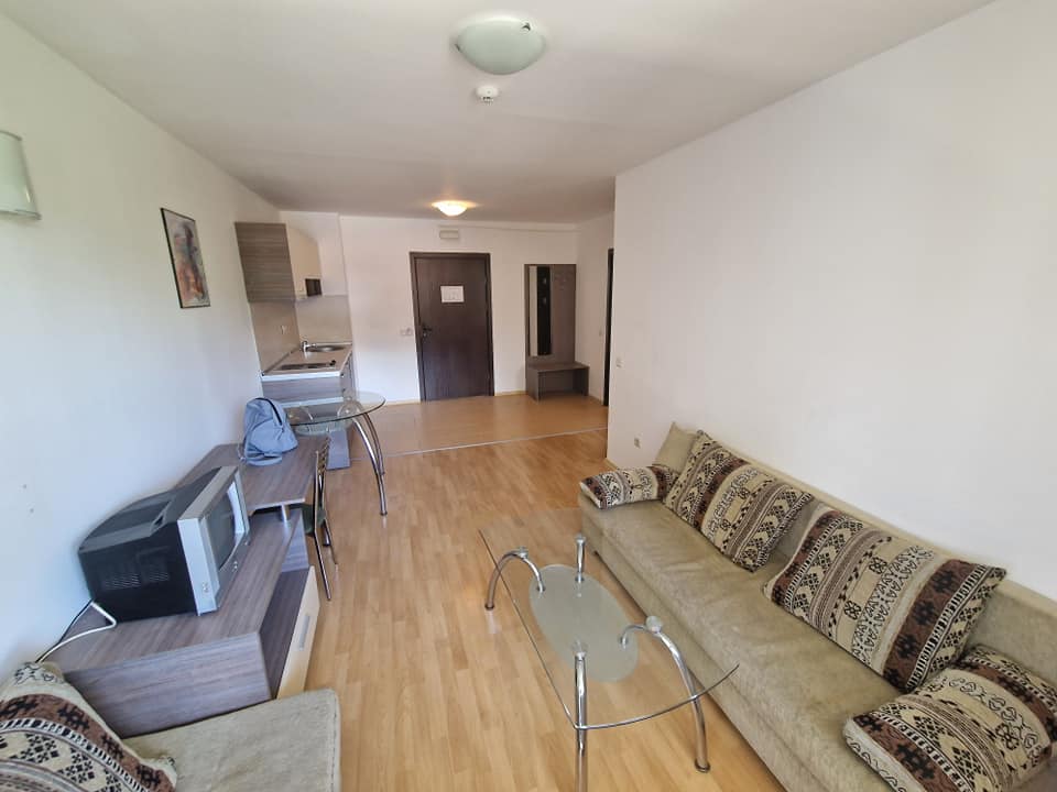 Bansko: Furnished one bedroom apartment with a south-facing terrace near the ski lift