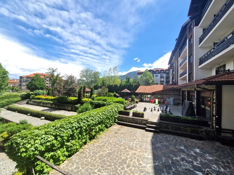 Bansko: Furnished one bedroom apartment with a south-facing terrace near the ski lift