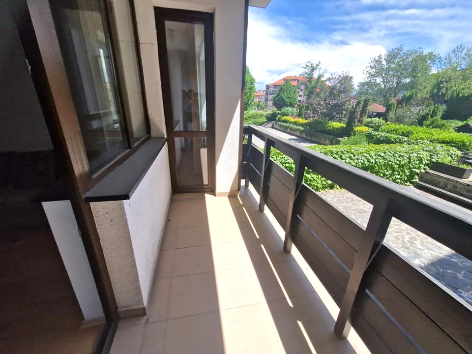Bansko: Furnished one bedroom apartment with a south-facing terrace near the ski lift