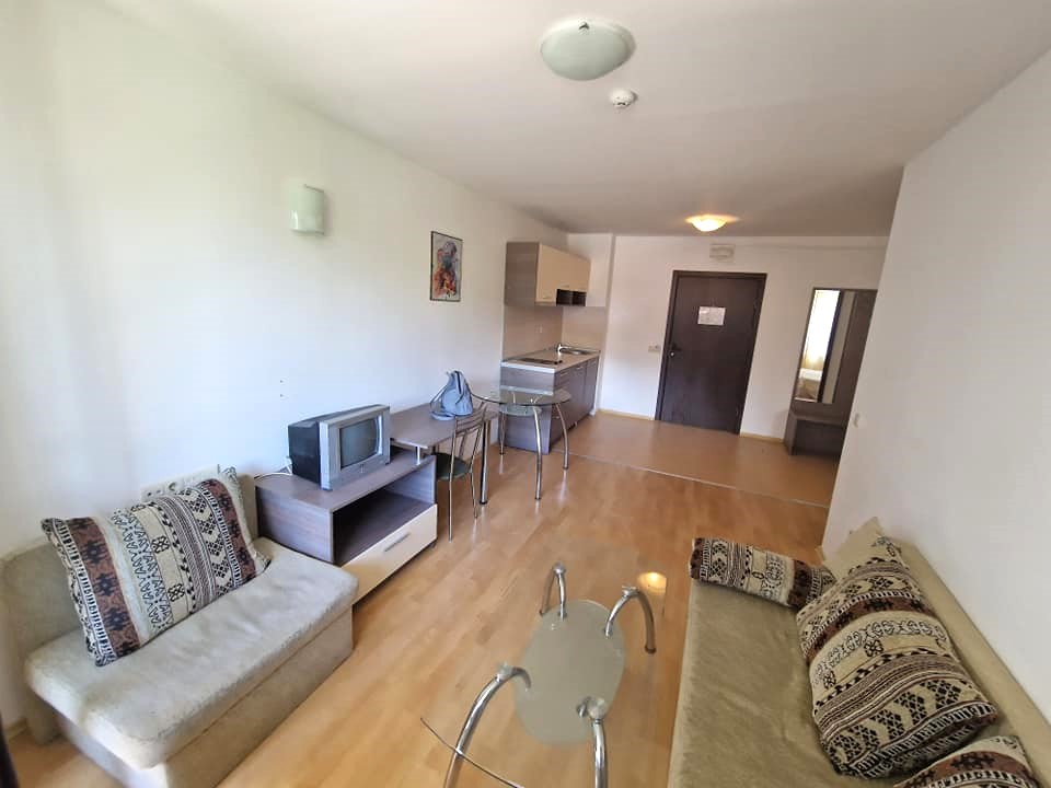 Bansko: Furnished one bedroom apartment with a south-facing terrace near the ski lift