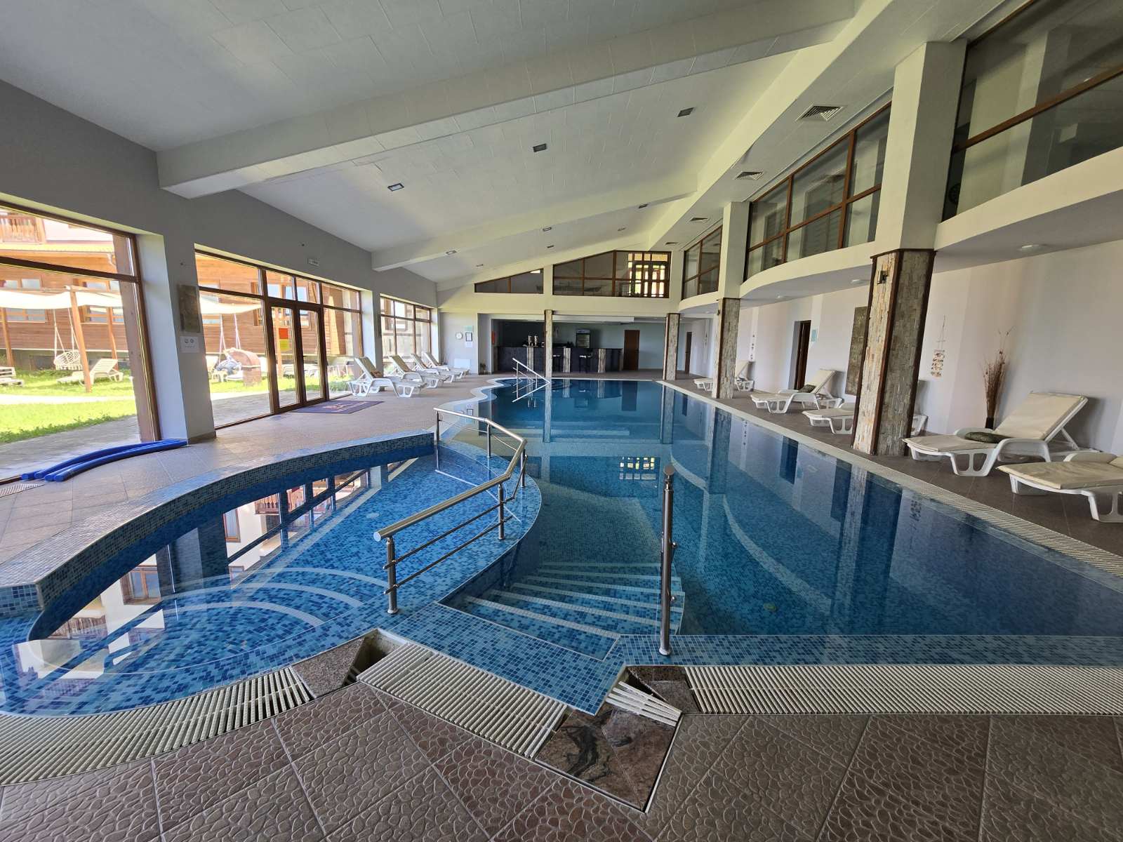 South-west studio with a terrace and a beautiful view of Pirin for sale in Bansko