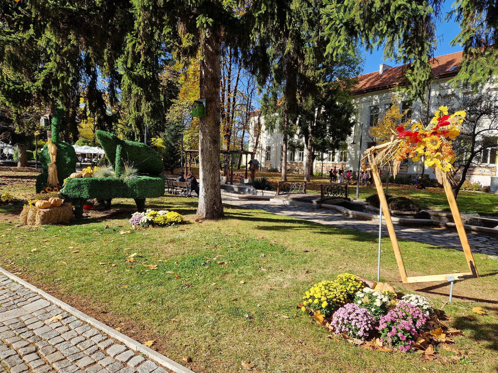 For sale in Razlog: Spacious multi-room apartment with two terraces