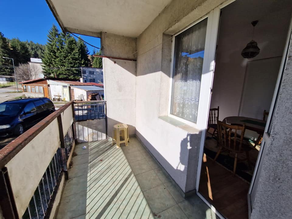 For sale in Razlog: Spacious multi-room apartment with two terraces