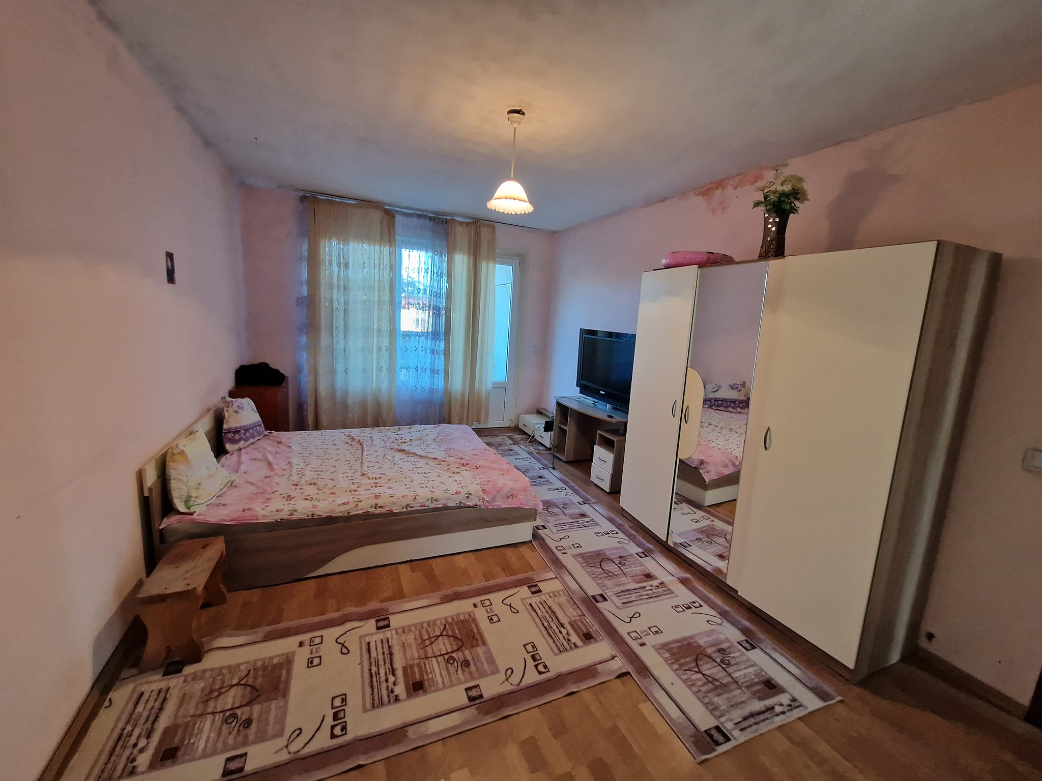 For sale in Razlog: Spacious multi-room apartment with two terraces