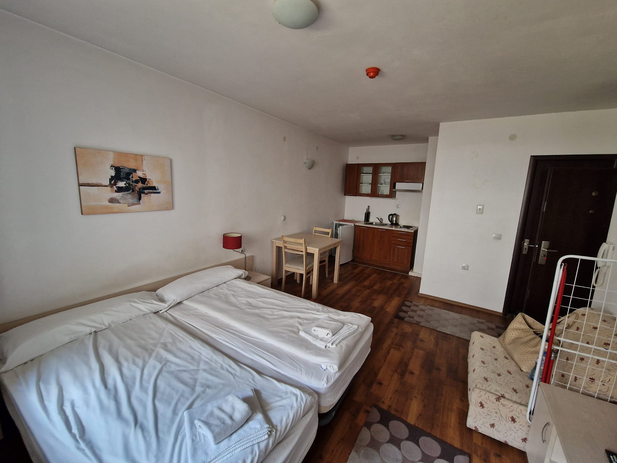 Affordable, furnished, ready-to-move-in studio with low maintenance fee in Bansko