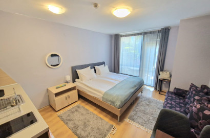 Razlog: Spacious ground floor studio with terrace for sale in Aspen Golf