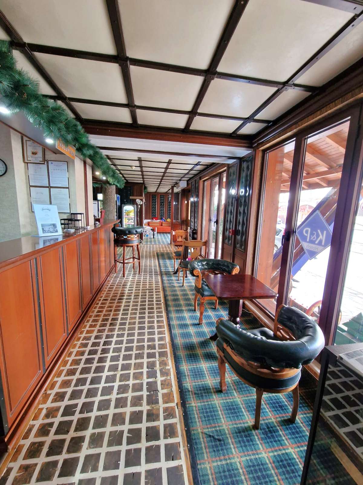 Spacious, practically furnished studio for sale 250 meters from the ski lift in Bansko