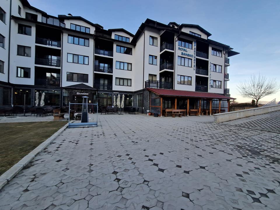 Spacious studio with terrace for sale in Royal Bansko aparthotel
