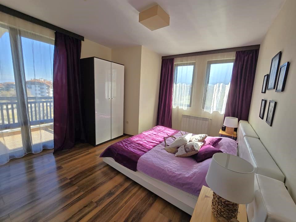 Luxury three-room apartment with two terraces and east-south exposure in a year-round complex