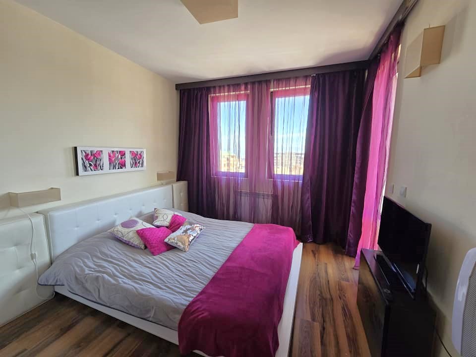 Luxury three-room apartment with two terraces and east-south exposure in a year-round complex