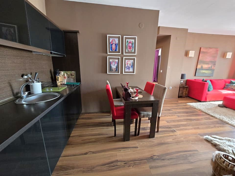 Luxury three-room apartment with two terraces and east-south exposure in a year-round complex