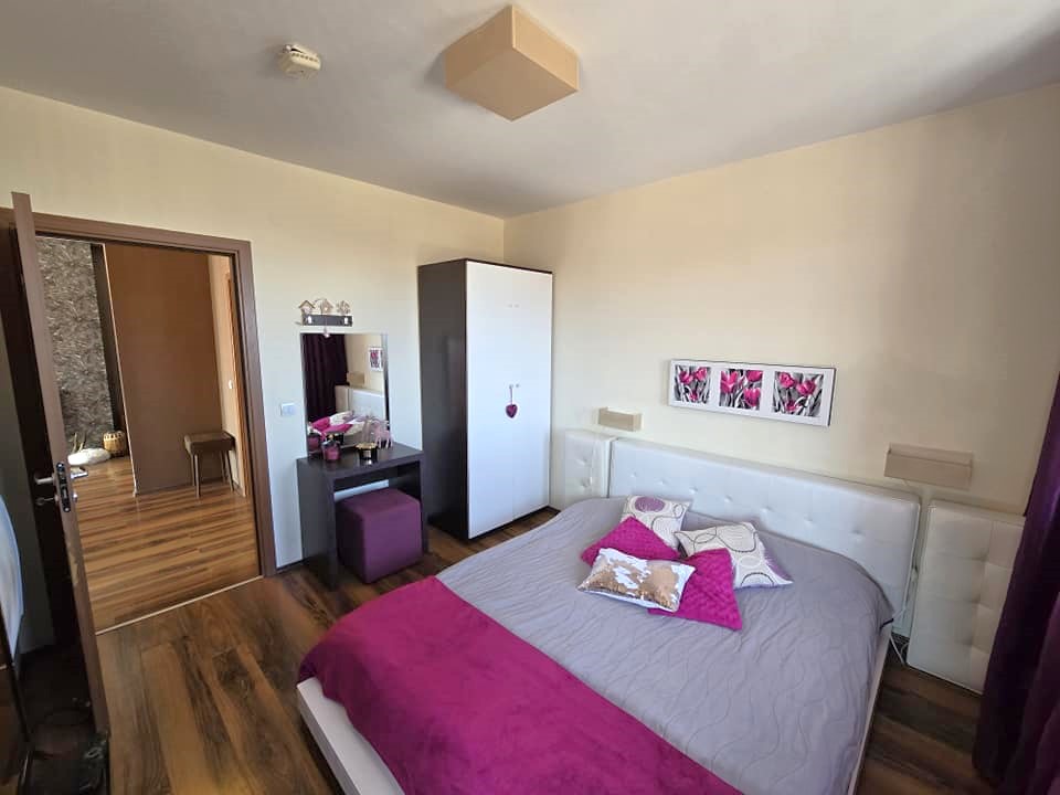 Luxury three-room apartment with two terraces and east-south exposure in a year-round complex