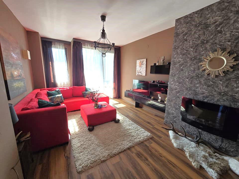 Luxury three-room apartment with two terraces and east-south exposure in a year-round complex