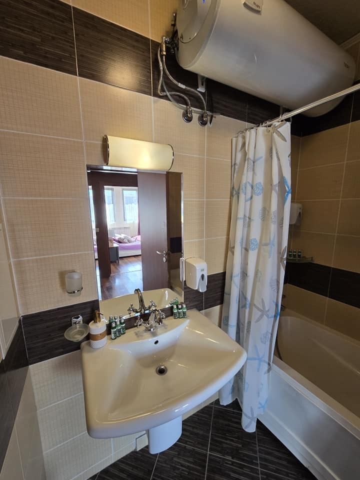 Luxury three-room apartment with two terraces and east-south exposure in a year-round complex
