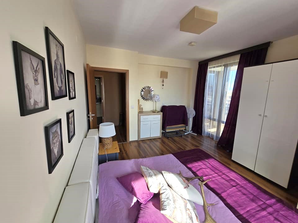 Luxury three-room apartment with two terraces and east-south exposure in a year-round complex