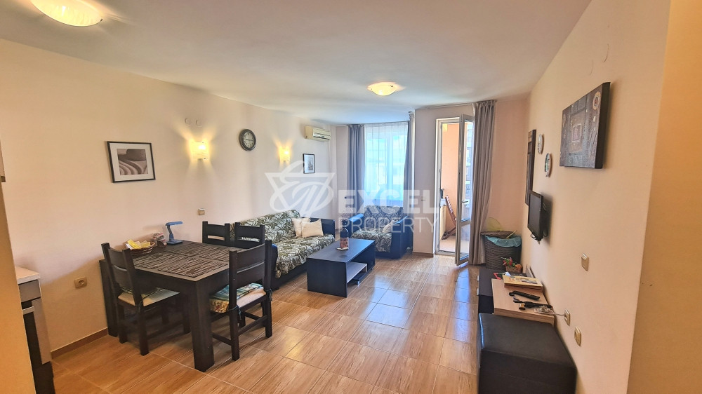 Spacious and beautiful one-bedroom apartment with pool view in Saint Vlas