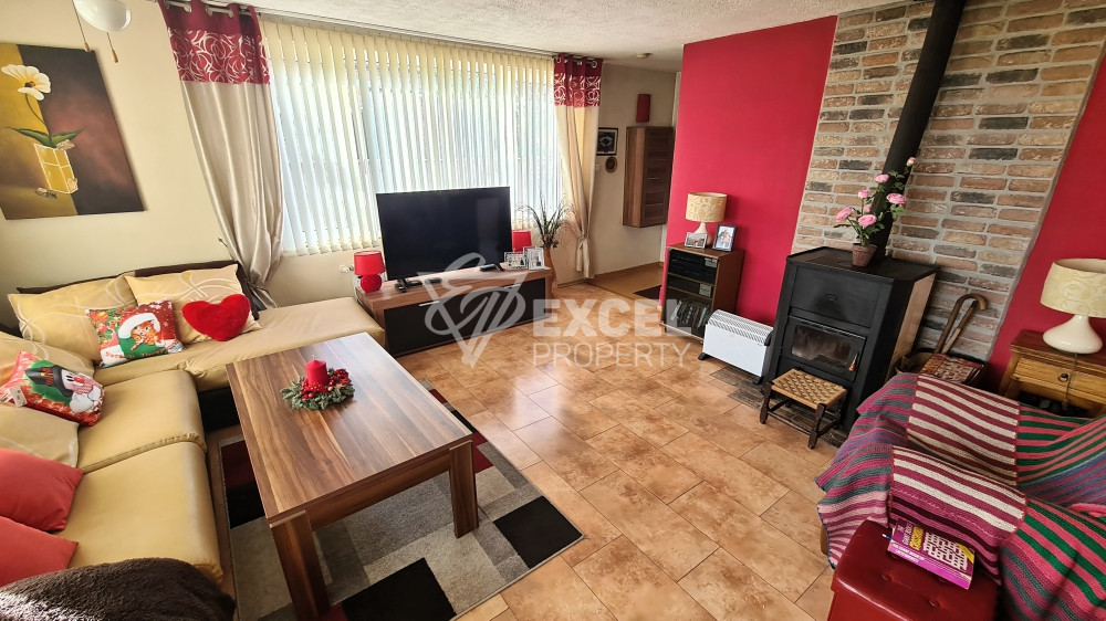 Detached fully furnished house with yard and barbecue