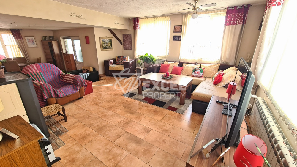 Detached fully furnished house with yard and barbecue