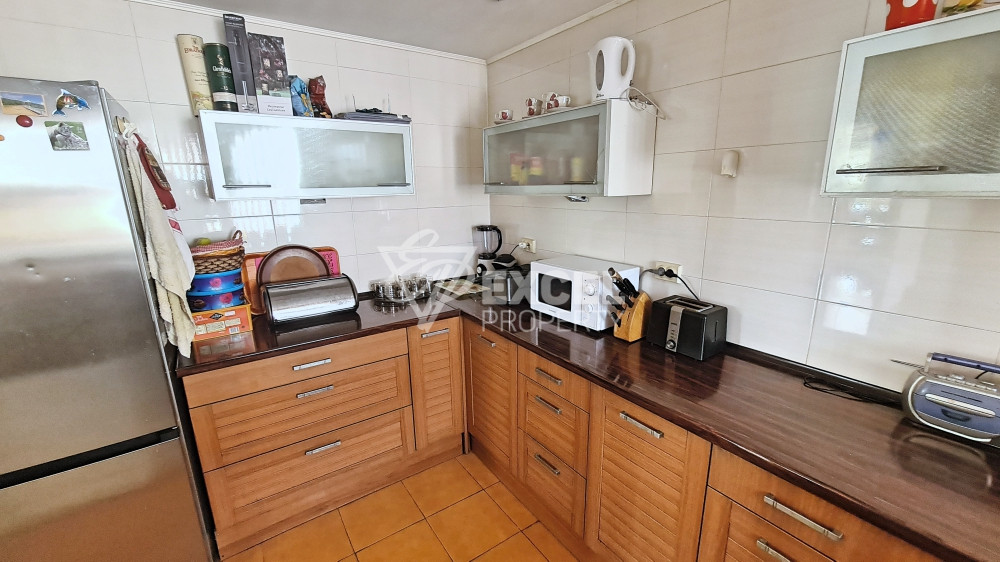 Detached fully furnished house with yard and barbecue