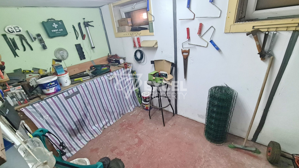 Detached fully furnished house with yard and barbecue