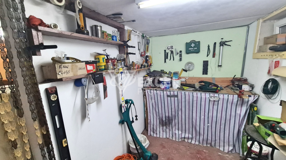Detached fully furnished house with yard and barbecue