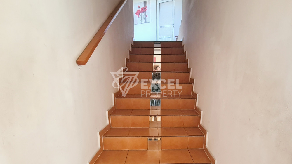 Detached fully furnished house with yard and barbecue