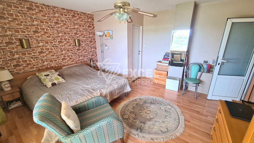Detached fully furnished house with yard and barbecue