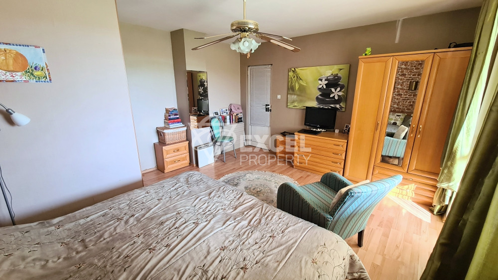 Detached fully furnished house with yard and barbecue