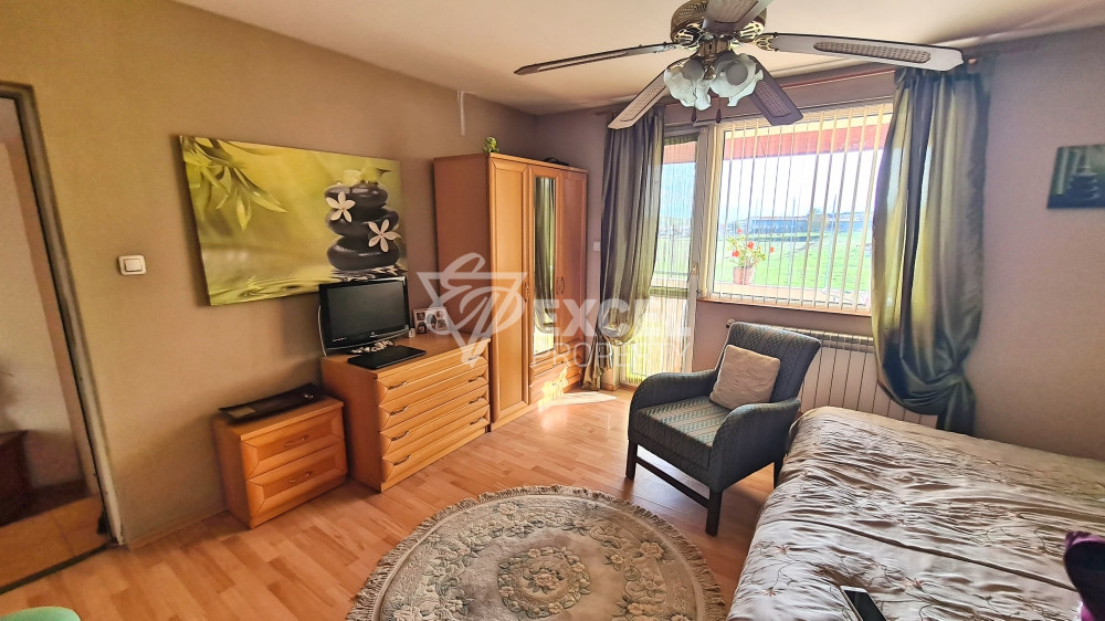 Detached fully furnished house with yard and barbecue