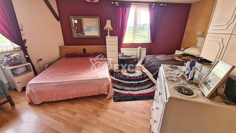 Detached fully furnished house with yard and barbecue