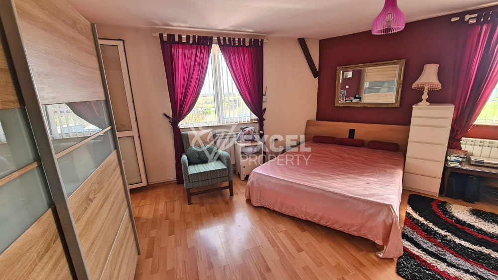 Detached fully furnished house with yard and barbecue