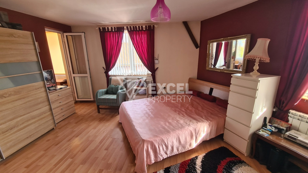 Detached fully furnished house with yard and barbecue