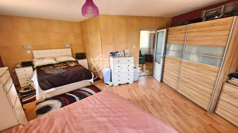 Detached fully furnished house with yard and barbecue